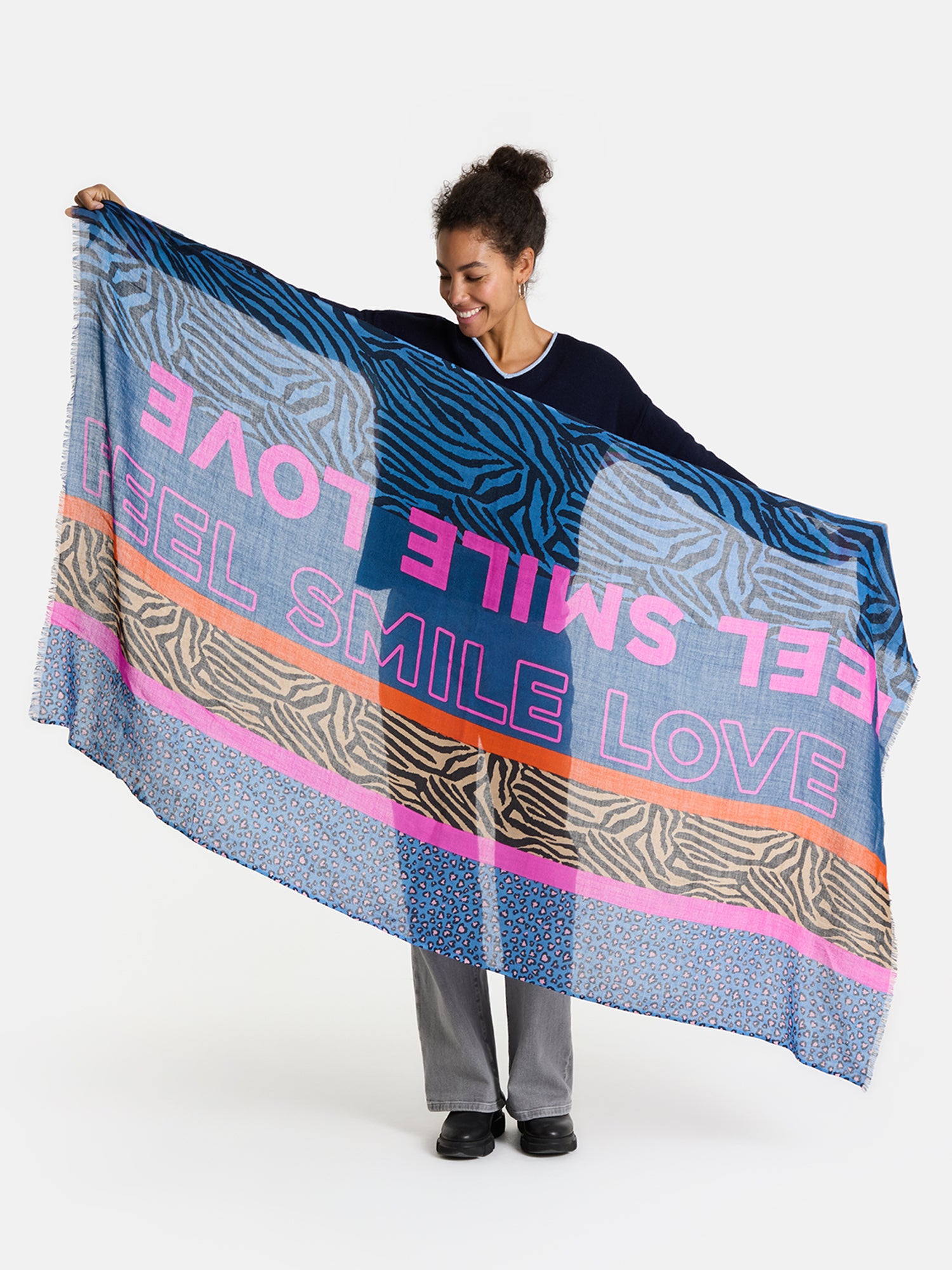 Wollschal „Heartful Touch“