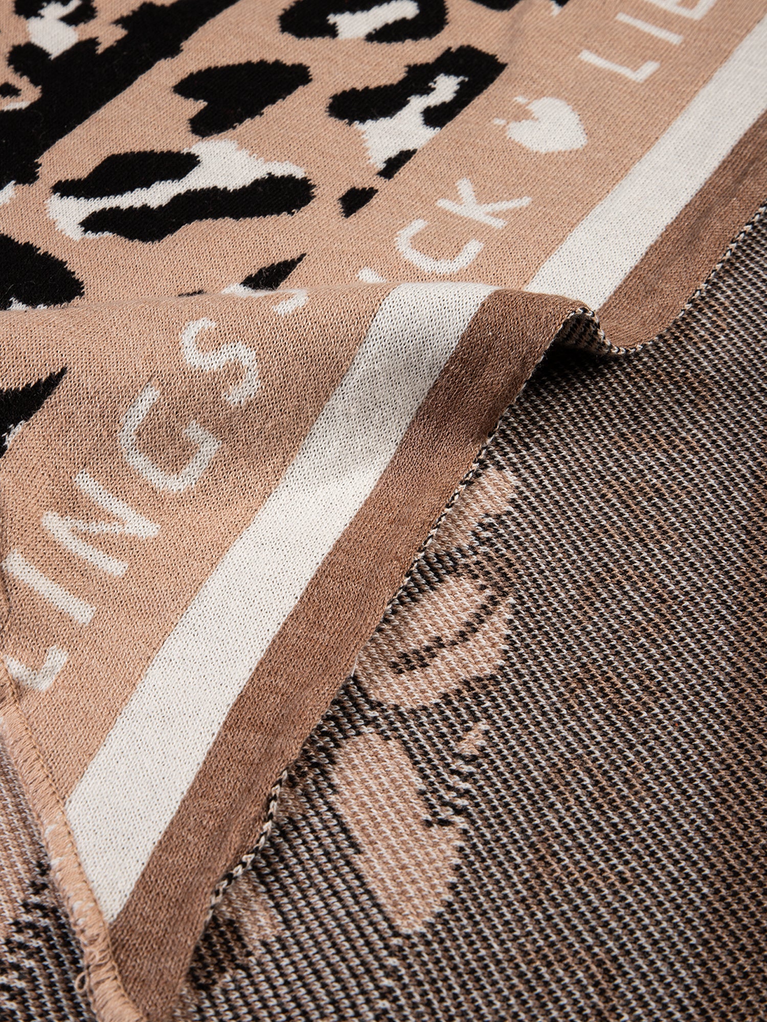 Dreieckstuch „Leo Love“